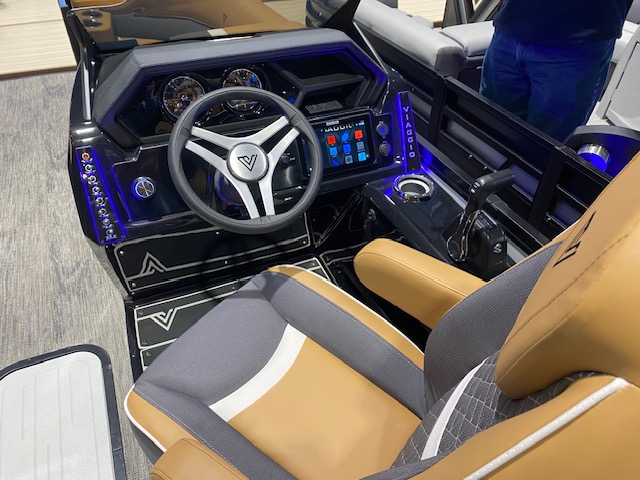 2024 Viaggio Z22Q- Quad Captains TRIPLETOON Pontoon for sale