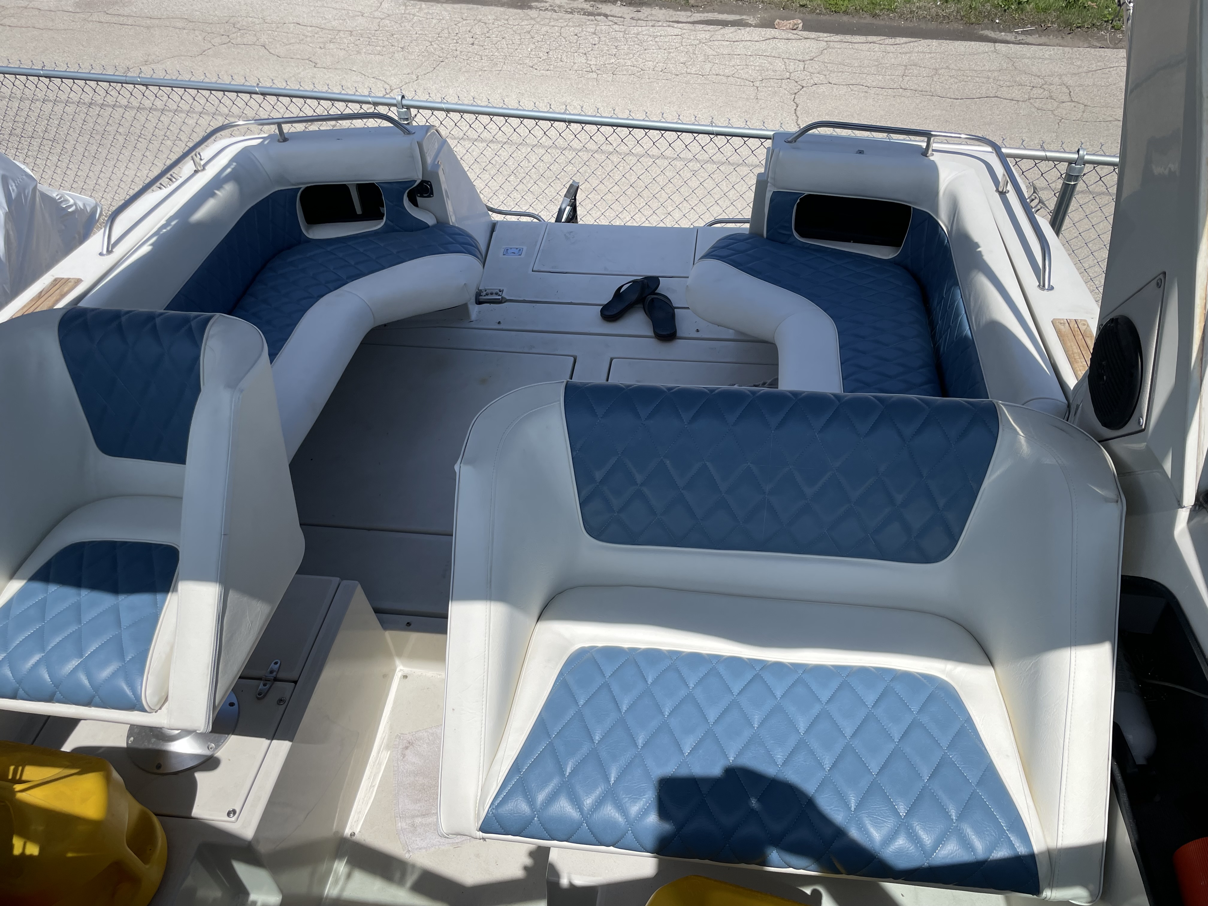 1989 Cruisers Yachts 3060 Rogue Express Cruiser for sale