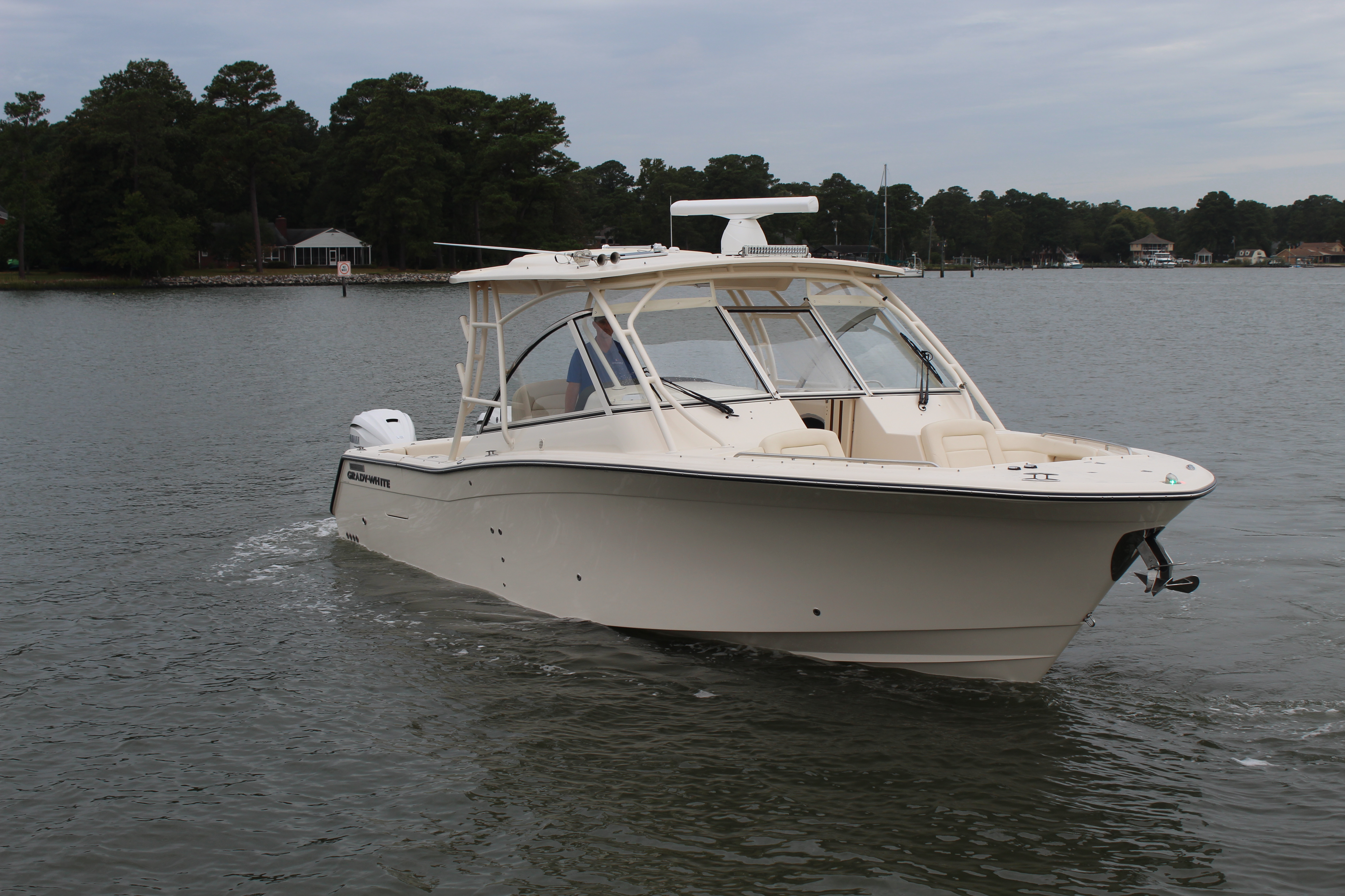 Used 2023 Grady-White Freedom 335, 23692 Yorktown - Boat Trader