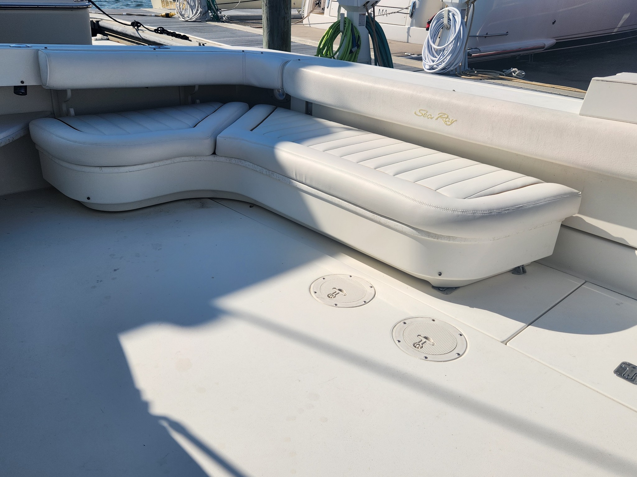 Used 2000 Sea Ray 370 Express Cruiser, 02536 Falmouth - Boat