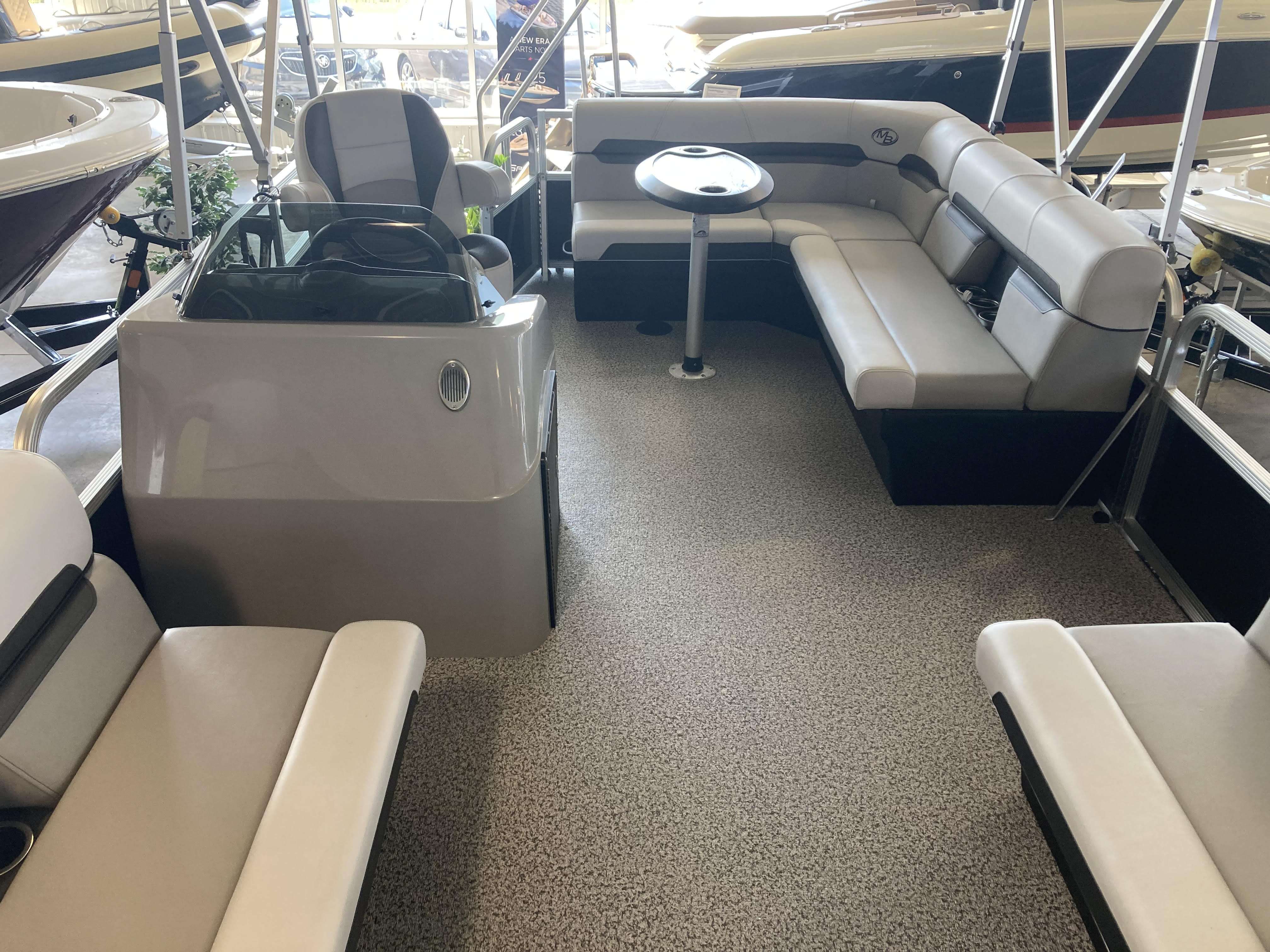 メガボンビー New 2025 Montego Bay 8518 Cruise, 53072 Pewaukee - Boat Trader