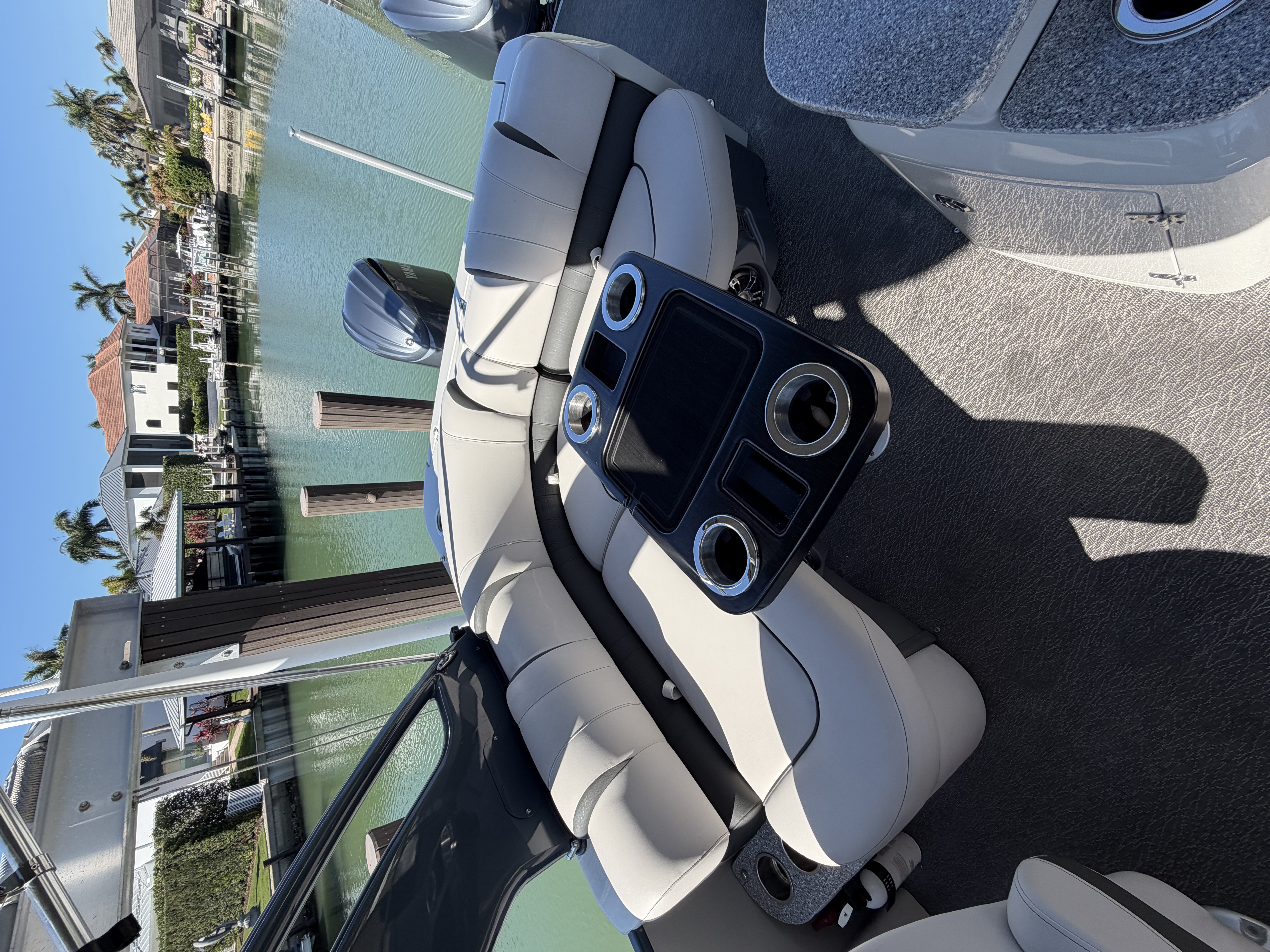 Used 2021 Avalon Luxury Pontoons Excalibur Twin Elite Windshield