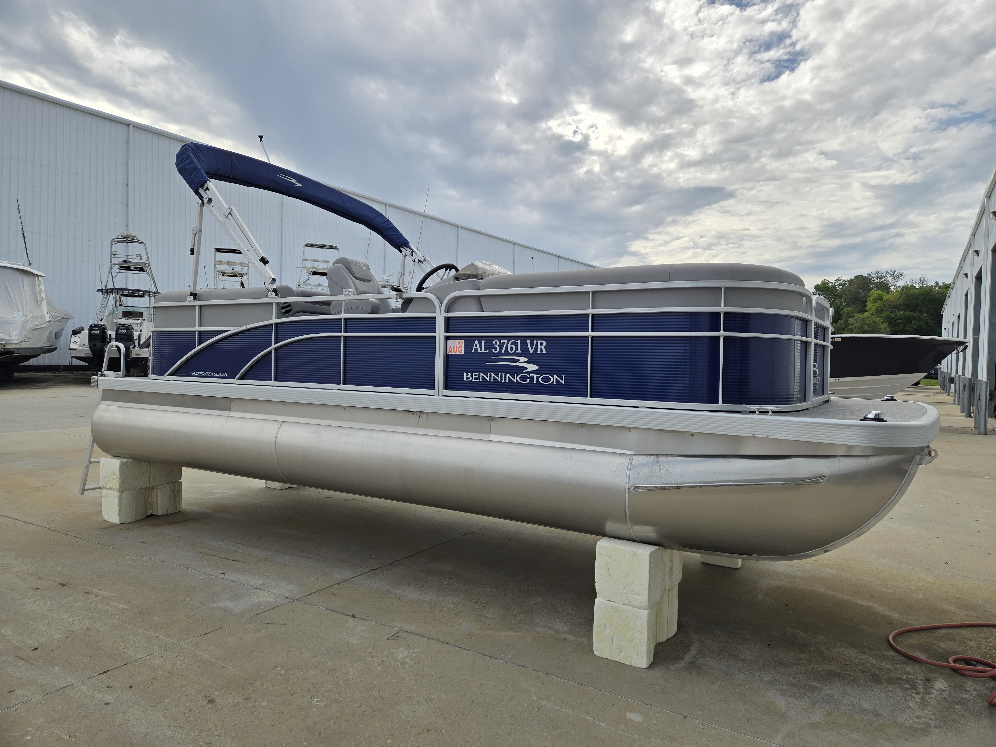 jdhgc様 Bennington 2575 QCW I/O boats for sale | YachtWorld